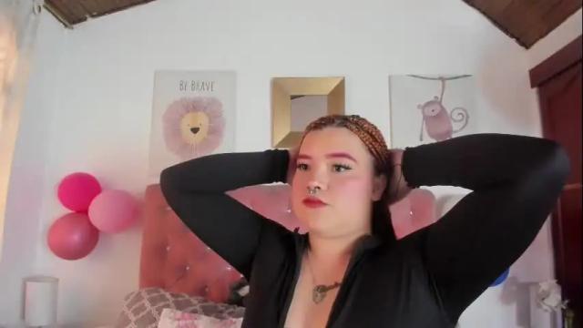 Image 12 of celesteredds Stream on Chaturbate on 27 days ago