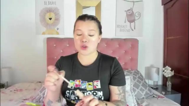 Image 2 of celesteredds Stream on Chaturbate on 2 days ago