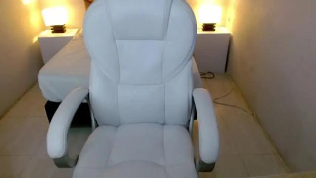 Image 2 of celestica_rose Stream on Chaturbate on 18 months ago