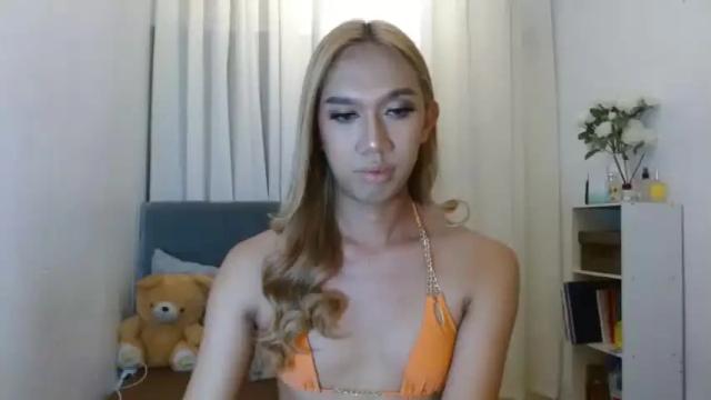 Image 3 of celestinalinaa Stream on Chaturbate on 19 months ago