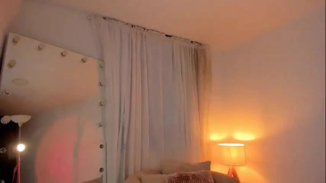Image 3 of celia_dubois Stream on Chaturbate on 2 months ago