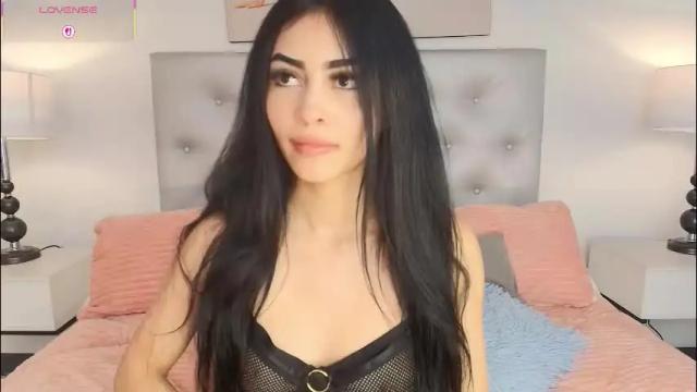 Image 3 of celine_golden Stream on Chaturbate on 2 months ago