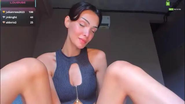 Image 11 of celine_rose Stream on Chaturbate on 11 days ago