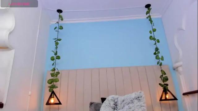 Image 2 of cellesteevans Stream on Chaturbate on 6 months ago