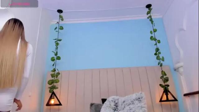 Image 4 of cellesteevans Stream on Chaturbate on 6 months ago