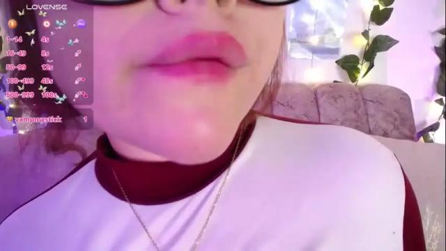 Image 8 of chaarlotte_1 Stream on Chaturbate on 1 month ago