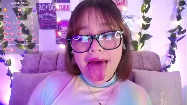 Image 3 of chaarlotte_1 Stream on Chaturbate on 1 month ago