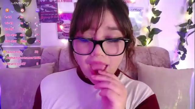 Image 10 of chaarlotte_1 Stream on Chaturbate on 1 month ago