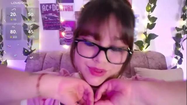 Image 6 of chaarlotte_1 Stream on Chaturbate on 27 days ago