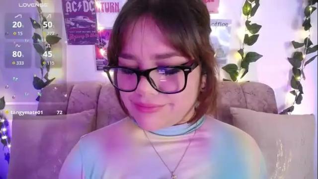 Image 3 of chaarlotte_1 Stream on Chaturbate on 26 days ago