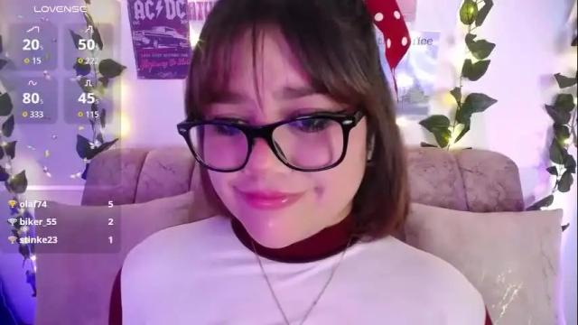 Image 6 of chaarlotte_1 Stream on Chaturbate on 23 days ago