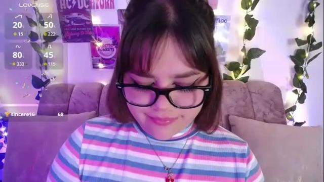 Image 12 of chaarlotte_1 Stream on Chaturbate on 19 days ago