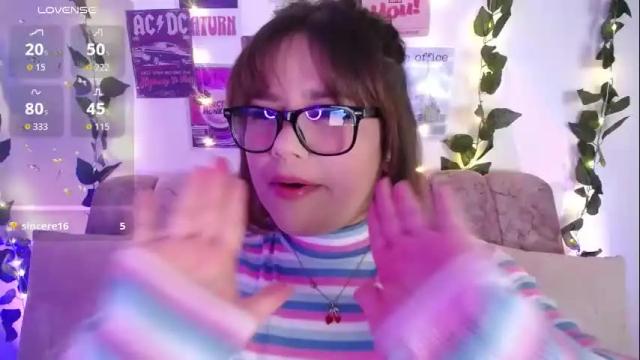 Image 3 of chaarlotte_1 Stream on Chaturbate on 19 days ago