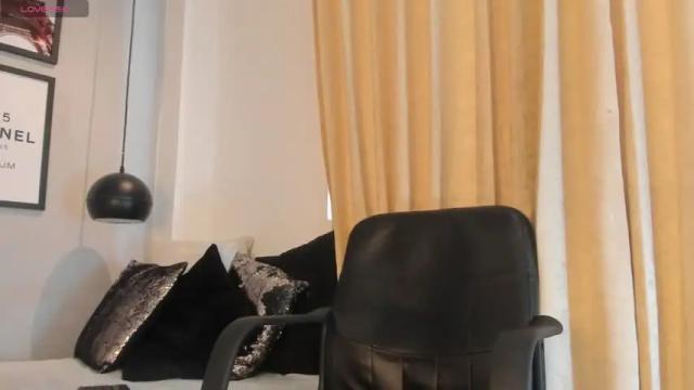 Image 8 of chaminela_27 Stream on Chaturbate on 19 months ago
