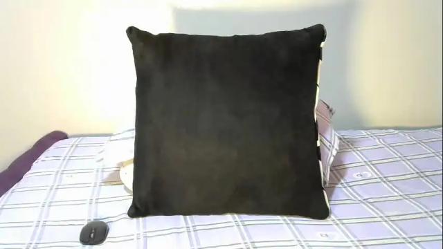 Image 2 of chanel_kissxx Stream on Chaturbate on 2 months ago