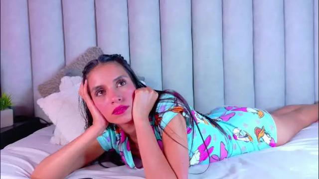 Image 8 of chaneladamss_ Stream on Chaturbate on 2 months ago