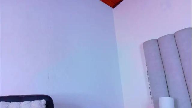 Image 3 of chaneladamss_ Stream on Chaturbate on 2 months ago