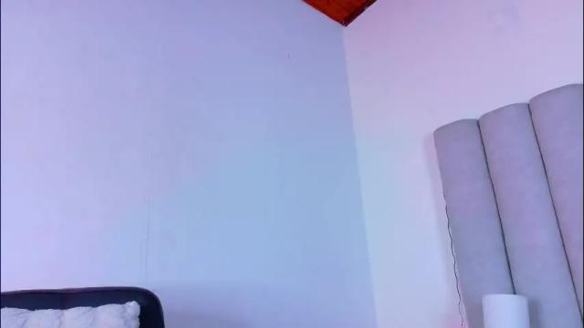 Image 4 of chaneladamss_ Stream on Chaturbate on 2 months ago