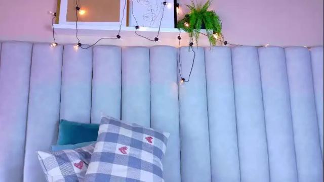 Image 3 of chaneladamss_ Stream on Chaturbate on 1 month ago