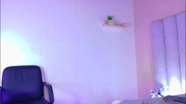 Image 4 of chaneladamss_ Stream on Chaturbate on 1 month ago