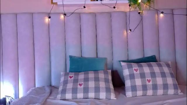 Image 4 of chaneladamss_ Stream on Chaturbate on 1 month ago