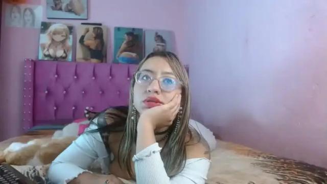 Image 3 of chanell_parisi Stream on Chaturbate on 15 months ago