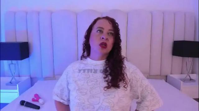 Image 3 of channelfox__ Stream on Chaturbate on 1 month ago