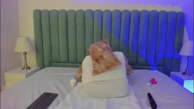 Image 3 of channelfox__ Stream on Chaturbate on 19 days ago