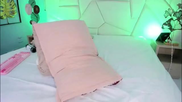 Image 3 of channeyprincess Stream on Chaturbate on 1 month ago