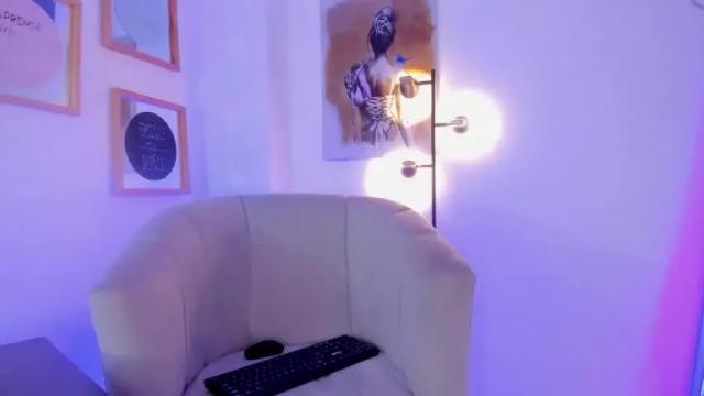 Image 7 of chantal_giordano Stream on Chaturbate on 18 months ago