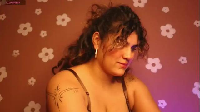 Image 8 of chantal_leon Stream on Chaturbate on 6 months ago