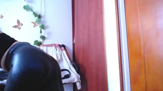 Image 6 of chantal_thompson Stream on Chaturbate on 13 months ago