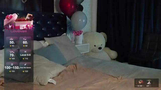 Image 4 of charlenedyson Stream on Chaturbate on 20 months ago