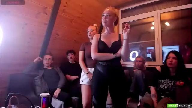 Image 8 of charlenedyson Stream on Chaturbate on 1 month ago