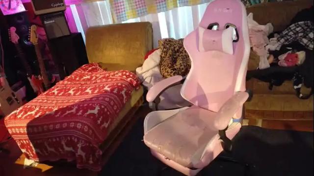 Image 4 of charli_girl Stream on Chaturbate on 1 month ago