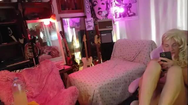 Image 8 of charli_girl Stream on Chaturbate on 15 days ago