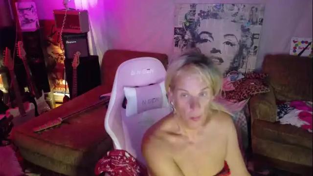 Image 3 of charli_girl Stream on Chaturbate on 3 months ago