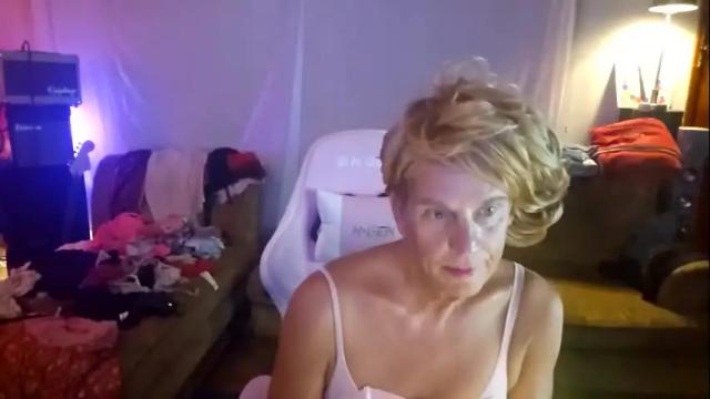 Image 11 of charli_girl Stream on Chaturbate on 2 months ago