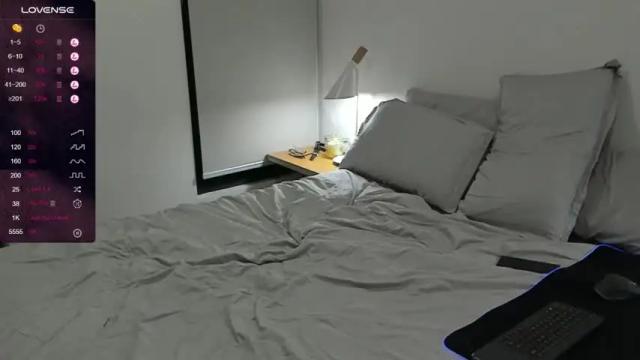 Image 3 of charlie_cd Stream on Chaturbate on 23 months ago