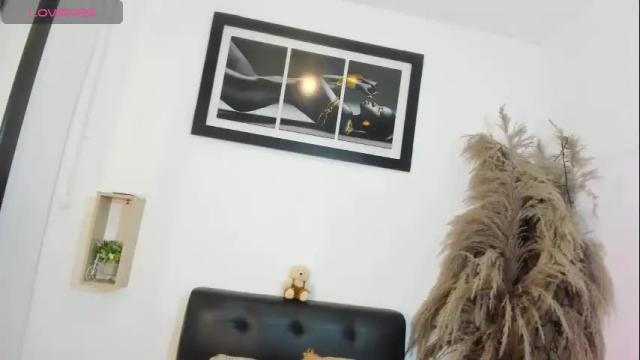 Image 8 of charlie_maartinez Stream on Chaturbate on 4 months ago