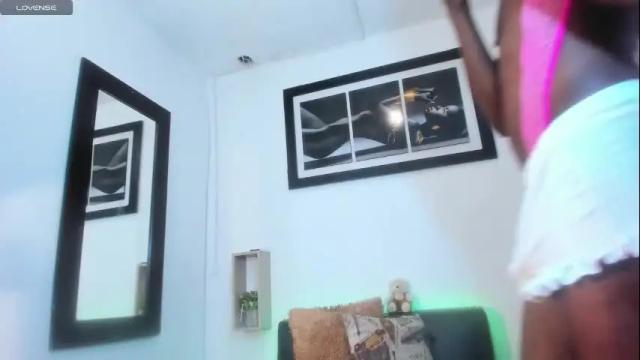 Image 3 of charlie_maartinez Stream on Chaturbate on 4 months ago