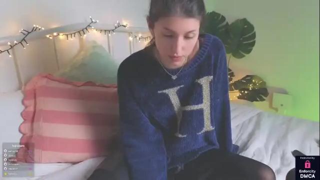 Image 3 of charlieangella Stream on Chaturbate on 1 month ago