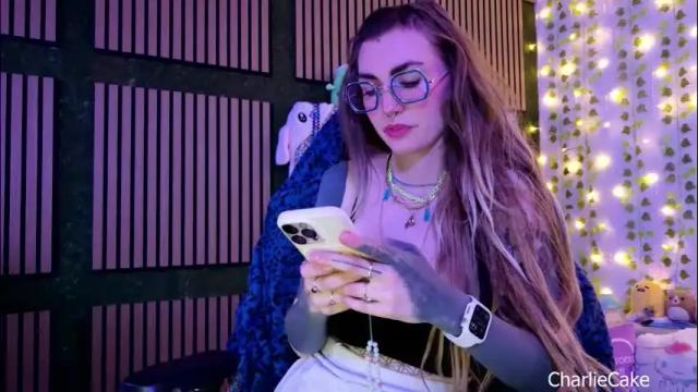 Image 2 of charliecake Stream on Chaturbate on 22 days ago