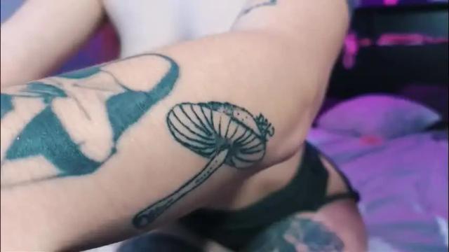 Image 7 of charliestormm Stream on Chaturbate on 4 months ago