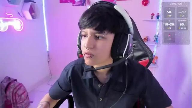 Image 12 of charlietaylor_ Stream on Chaturbate on 1 month ago
