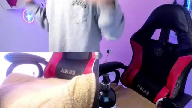 Image 4 of charlietaylor_ Stream on Chaturbate on 23 days ago