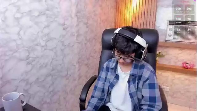 Image 2 of charlietaylor_ Stream on Chaturbate on 2 months ago