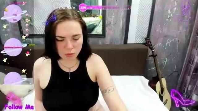 Image 6 of charlinkiss Stream on Chaturbate on 18 months ago