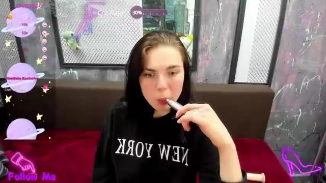 Image 7 of charlinkiss Stream on Chaturbate on 18 months ago
