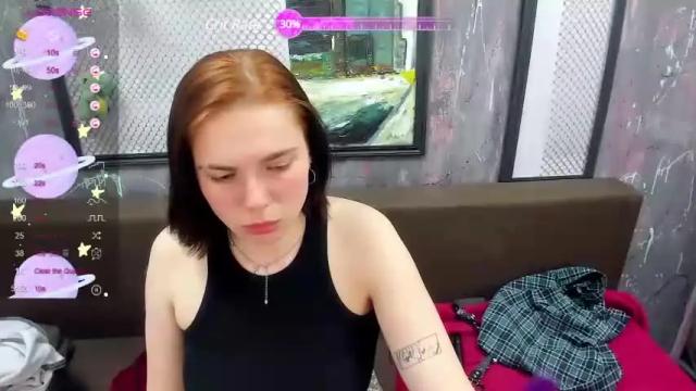 Image 3 of charlinkiss Stream on Chaturbate on 17 months ago